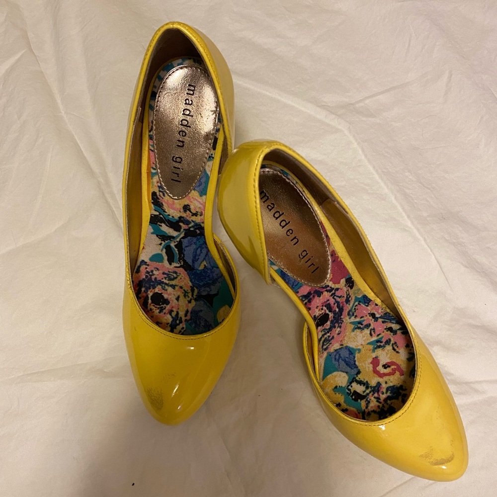 Madden Girl yellow heals